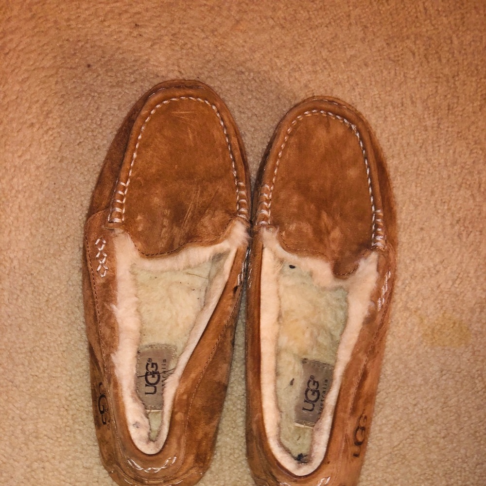 Ugg slippers barely worn